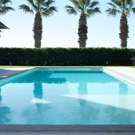 Luxury Lucy With Pool On Front Of Of * Donnalucata (Sicily)